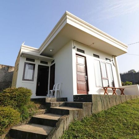 Lembur Incu Syariah Villa&Resto Lembang Bagian luar foto