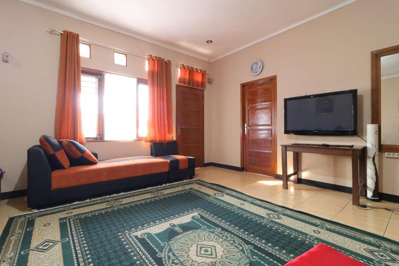 Lembur Incu Syariah Villa&Resto Lembang Bagian luar foto