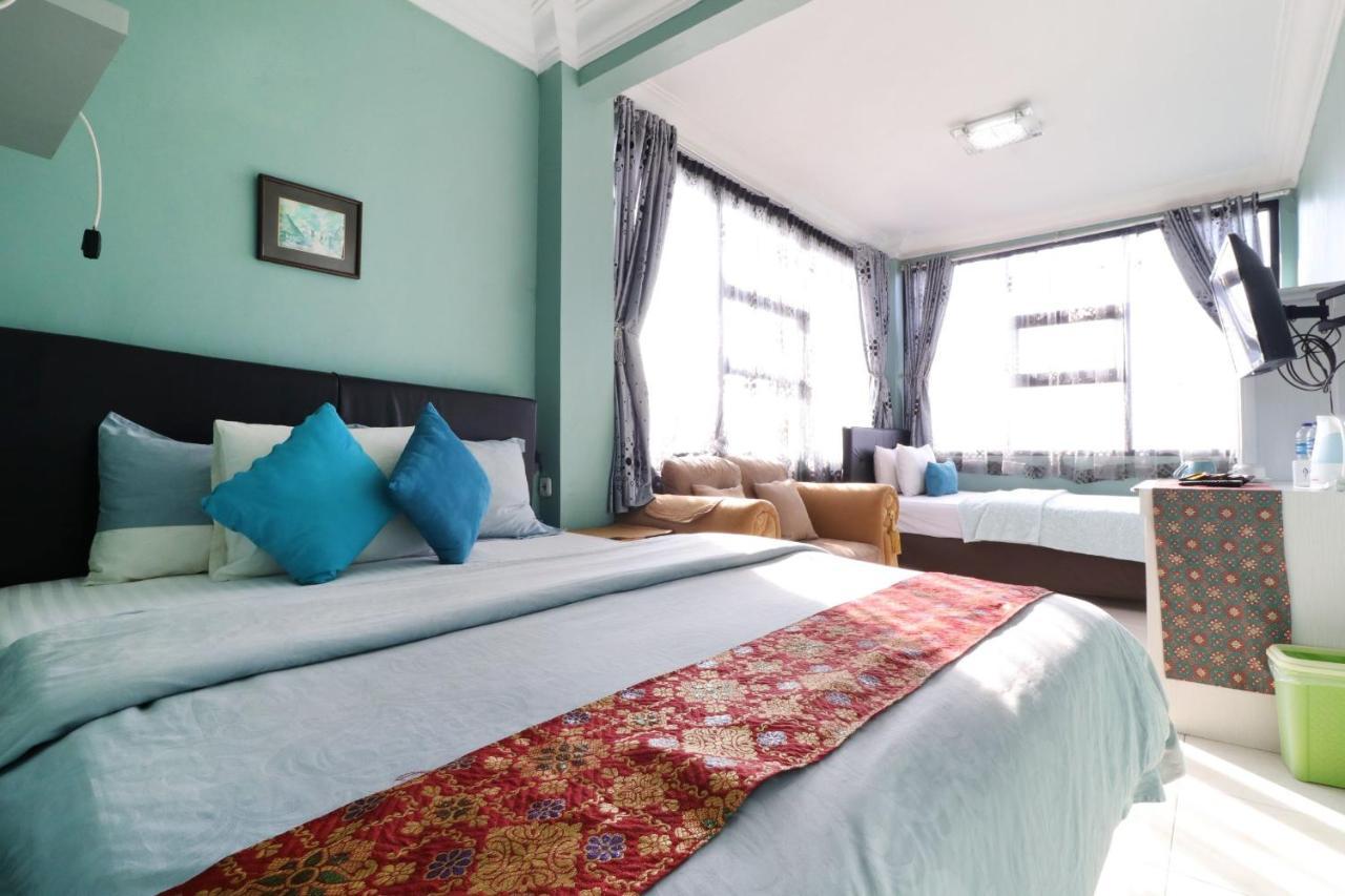 Lembur Incu Syariah Villa&Resto Lembang Bagian luar foto