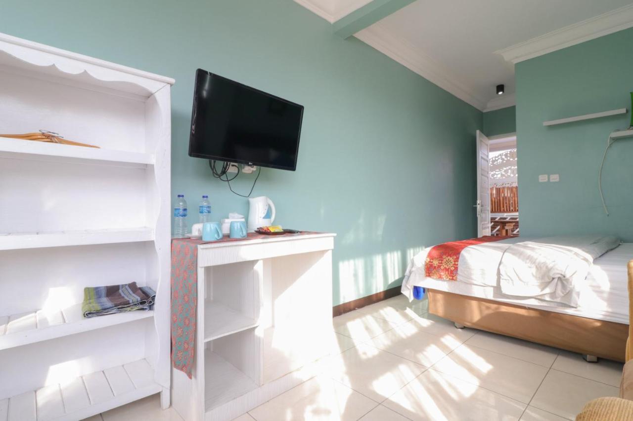 Lembur Incu Syariah Villa&Resto Lembang Bagian luar foto